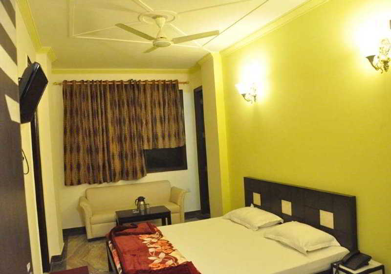 Hotel Amrit Villa Делі Екстер'єр фото