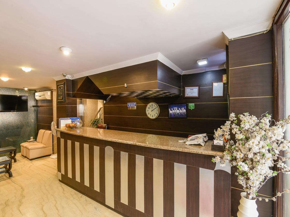 Hotel Amrit Villa Делі Екстер'єр фото