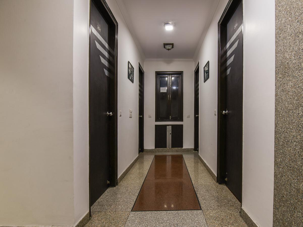 Hotel Amrit Villa Делі Екстер'єр фото