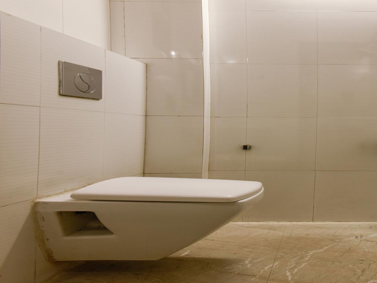 Hotel Amrit Villa Делі Екстер'єр фото